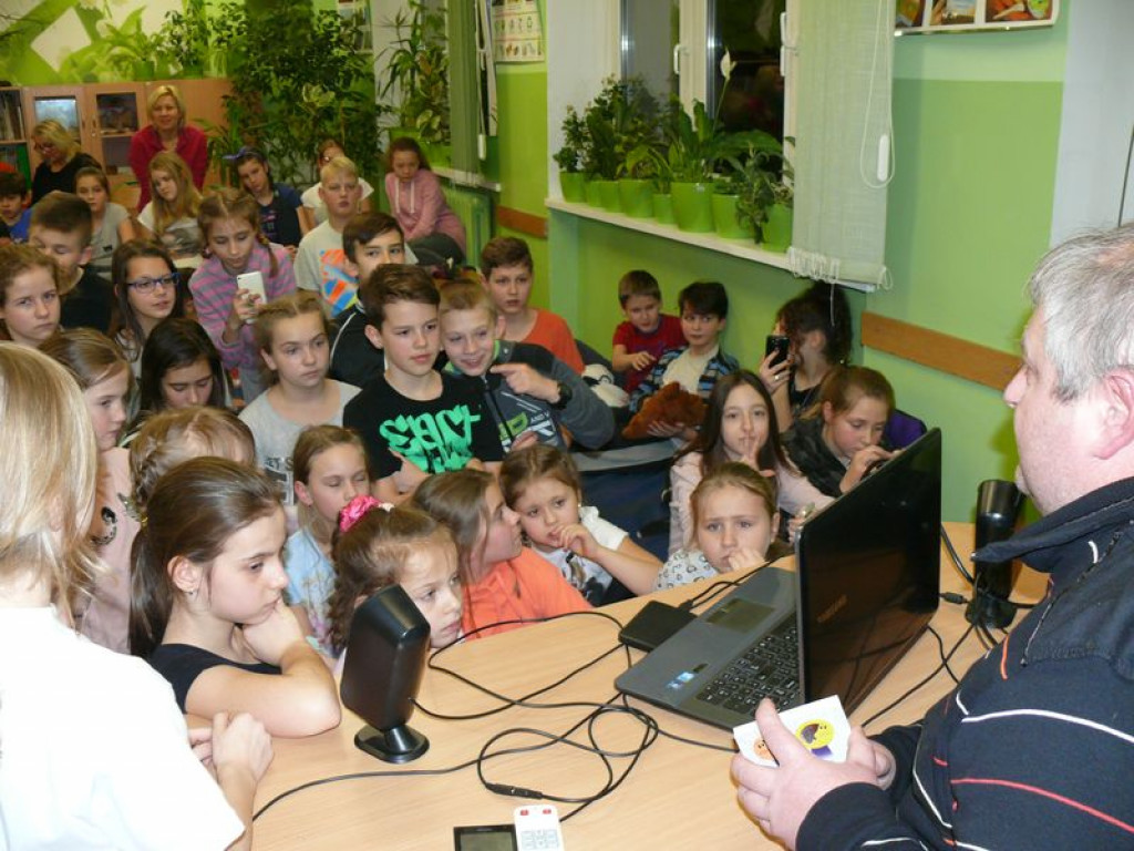 Zbyszek Bródka rozmawiał z uczniami łowickiej 