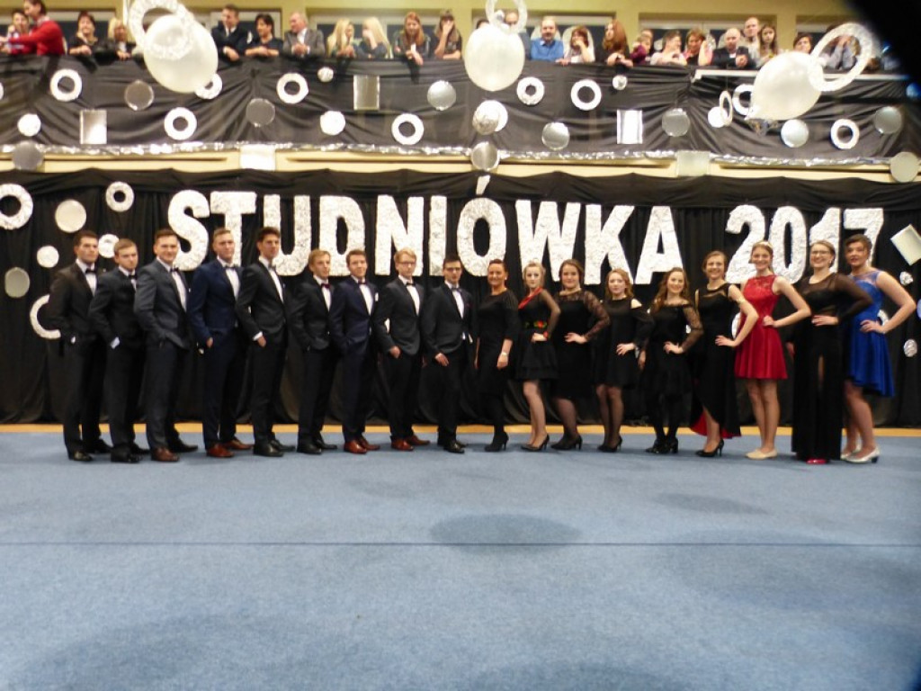 Studniówka Pijarskiego LO w Łowiczu