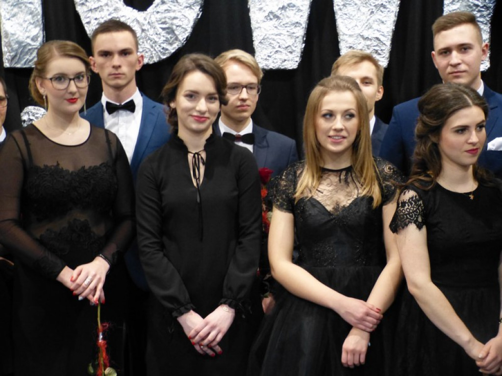 Studniówka Pijarskiego LO w Łowiczu
