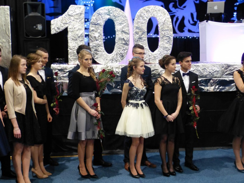 Studniówka Pijarskiego LO w Łowiczu