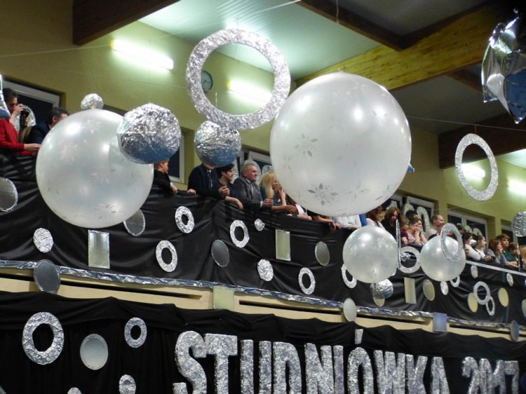 Studniówka Pijarskiego LO w Łowiczu