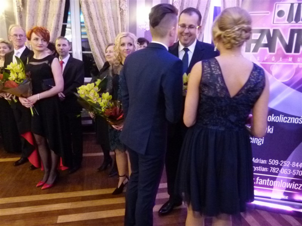 Maturzyści z ZSP 2 bawią się na studniówce