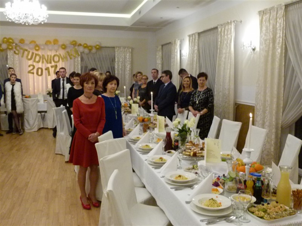 Maturzyści KLO zatańczyli na Placu Wolności