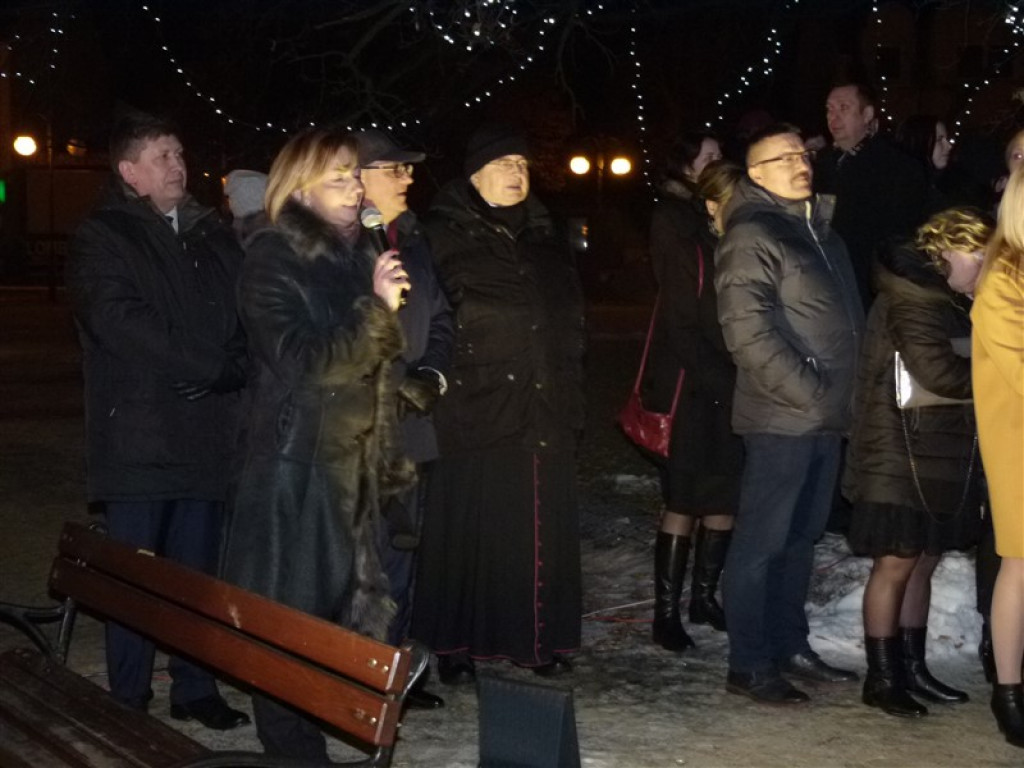 Maturzyści KLO zatańczyli na Placu Wolności