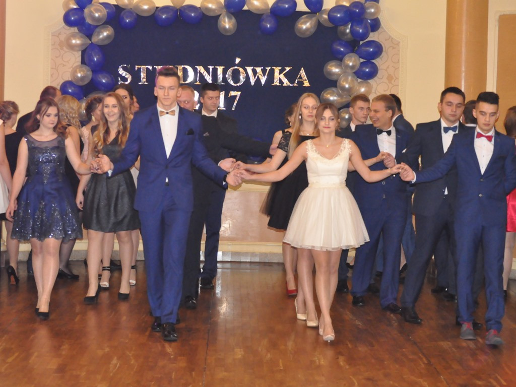 Studniówka uczniów ZSP w Bolimowie - galeria zdjęć