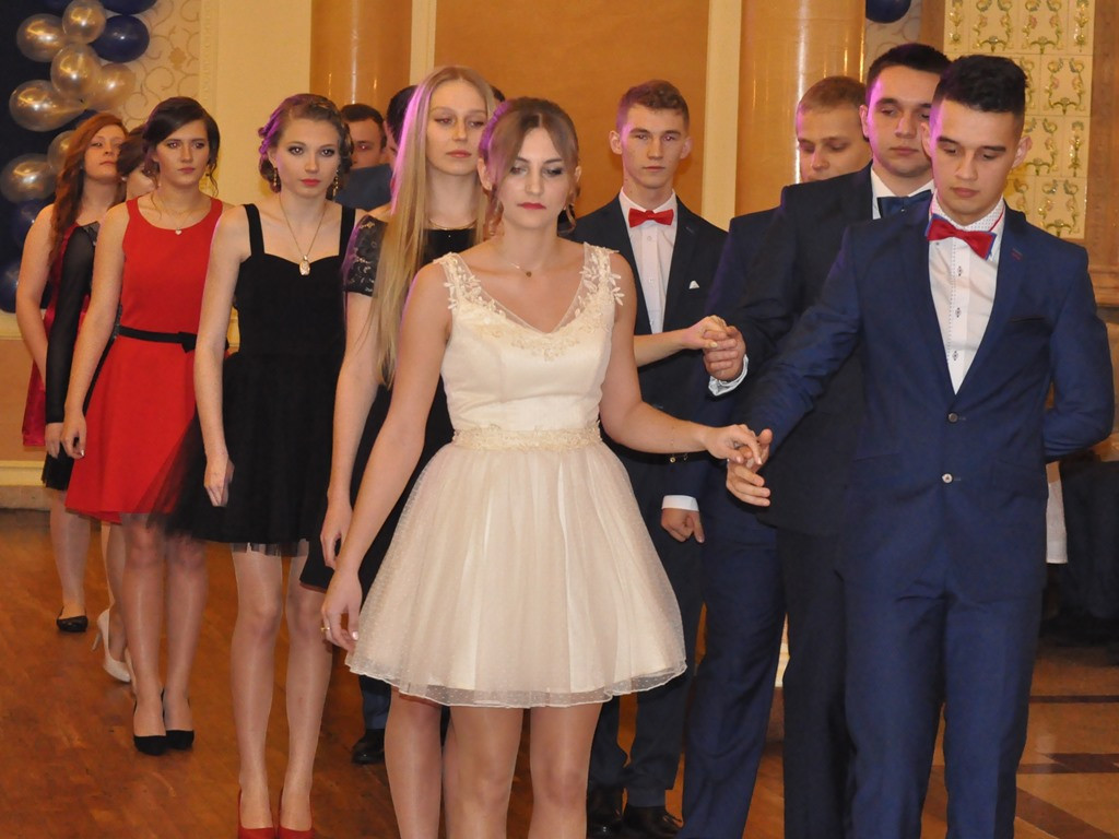 Studniówka uczniów ZSP w Bolimowie - galeria zdjęć