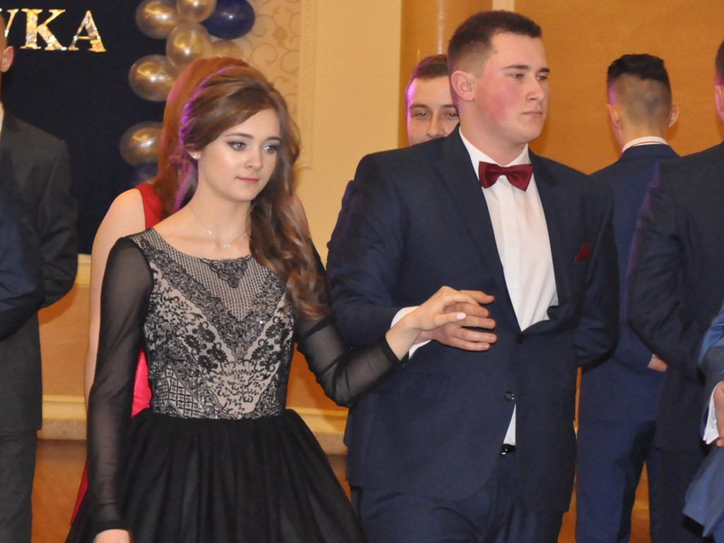 Studniówka uczniów ZSP w Bolimowie - galeria zdjęć