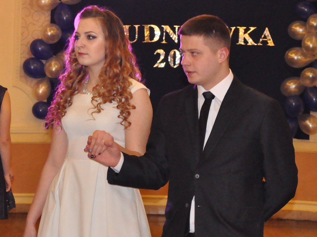 Studniówka uczniów ZSP w Bolimowie - galeria zdjęć