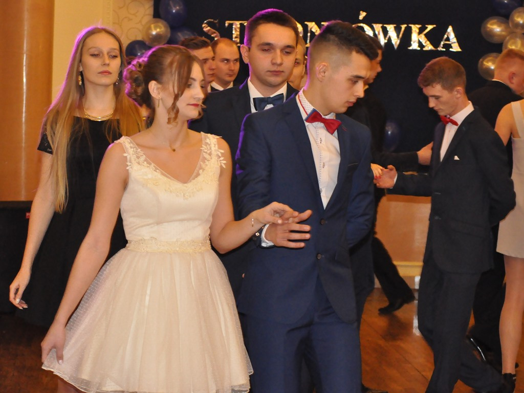 Studniówka uczniów ZSP w Bolimowie - galeria zdjęć