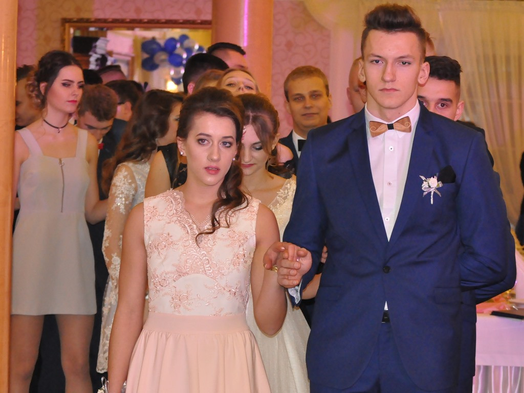 Studniówka uczniów ZSP w Bolimowie - galeria zdjęć