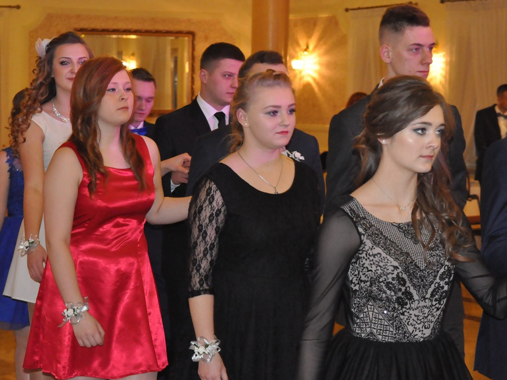 Studniówka uczniów ZSP w Bolimowie - galeria zdjęć