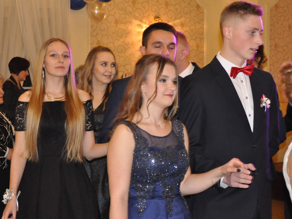 Studniówka uczniów ZSP w Bolimowie - galeria zdjęć