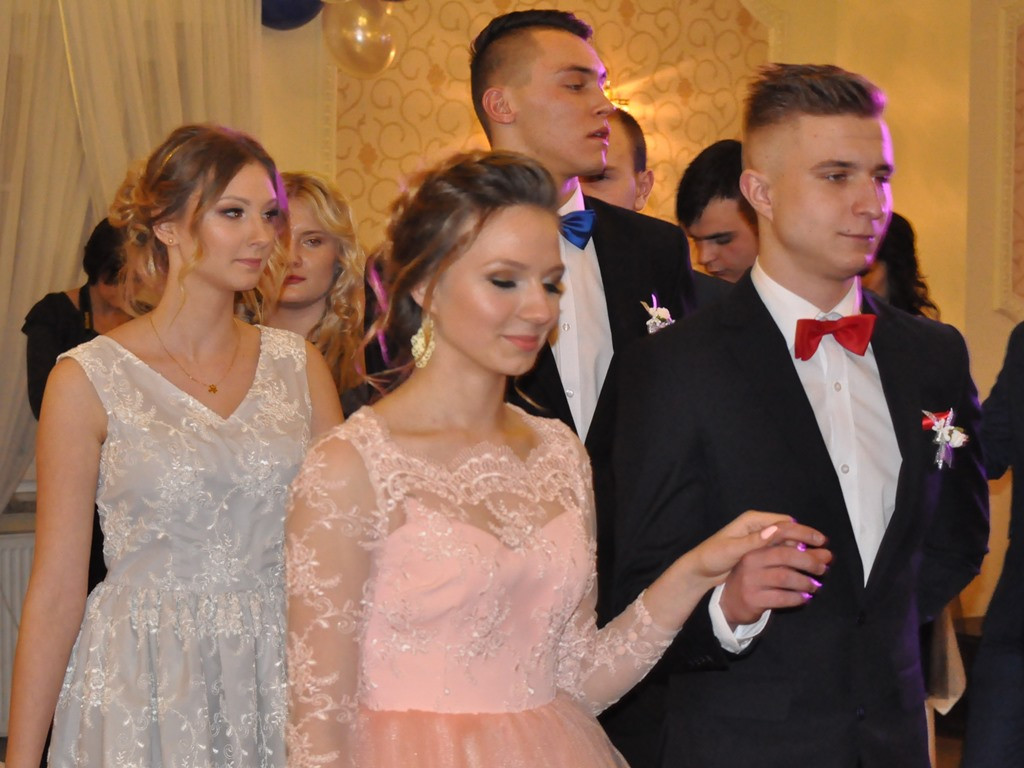 Studniówka uczniów ZSP w Bolimowie - galeria zdjęć
