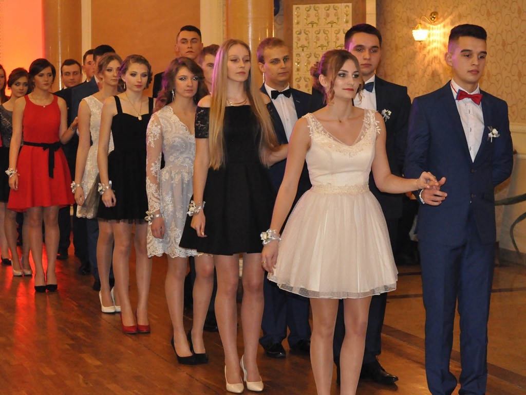 Studniówka uczniów ZSP w Bolimowie - galeria zdjęć