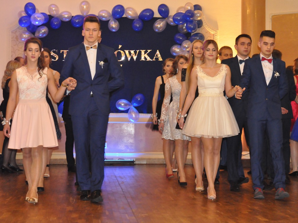 Studniówka uczniów ZSP w Bolimowie - galeria zdjęć