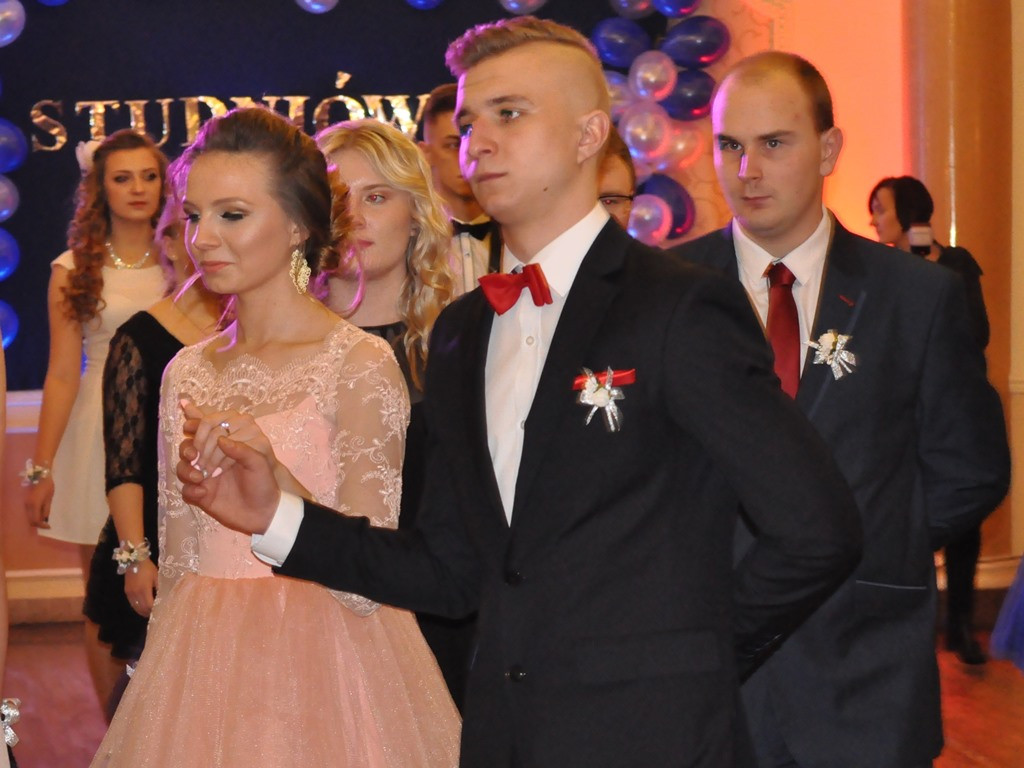 Studniówka uczniów ZSP w Bolimowie - galeria zdjęć