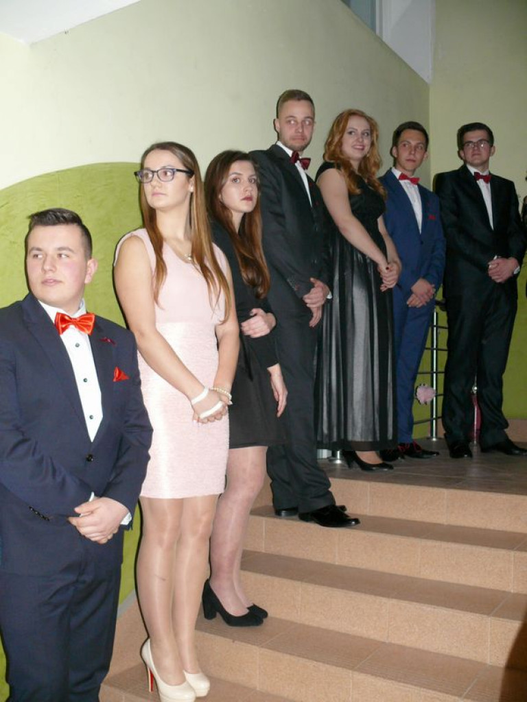 Studniówka uczniów ze Zduńskiej Dąbrowy