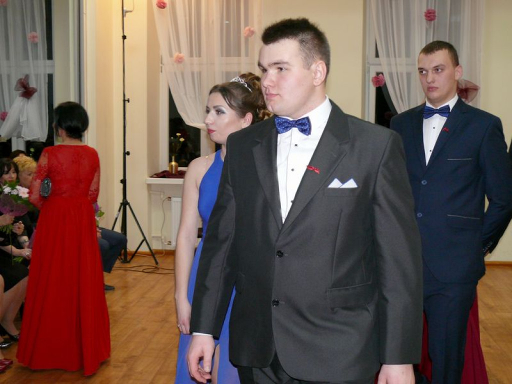 Studniówka uczniów ze Zduńskiej Dąbrowy