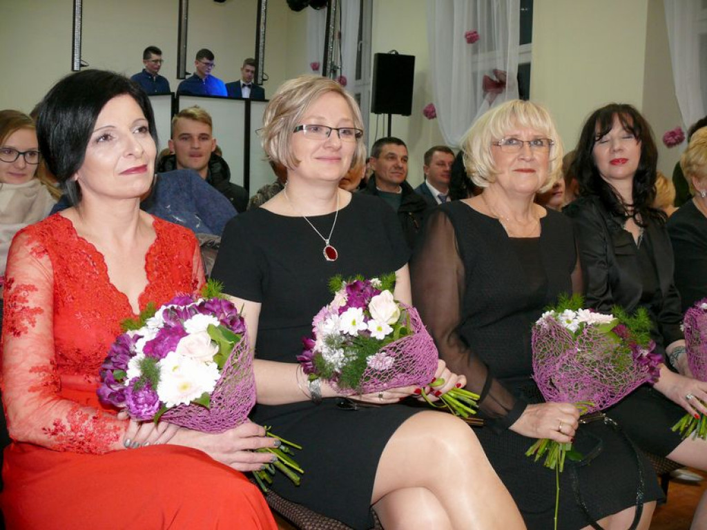 Studniówka uczniów ze Zduńskiej Dąbrowy