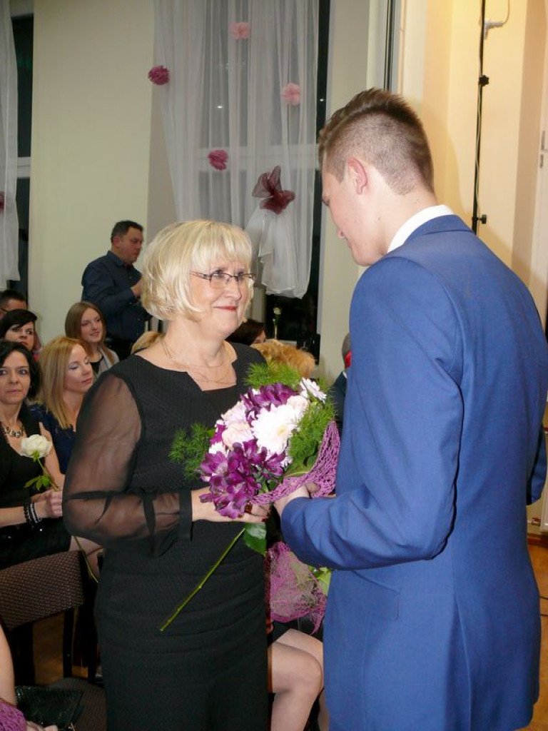 Studniówka uczniów ze Zduńskiej Dąbrowy