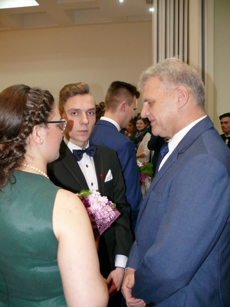 Studniówka uczniów ze Zduńskiej Dąbrowy