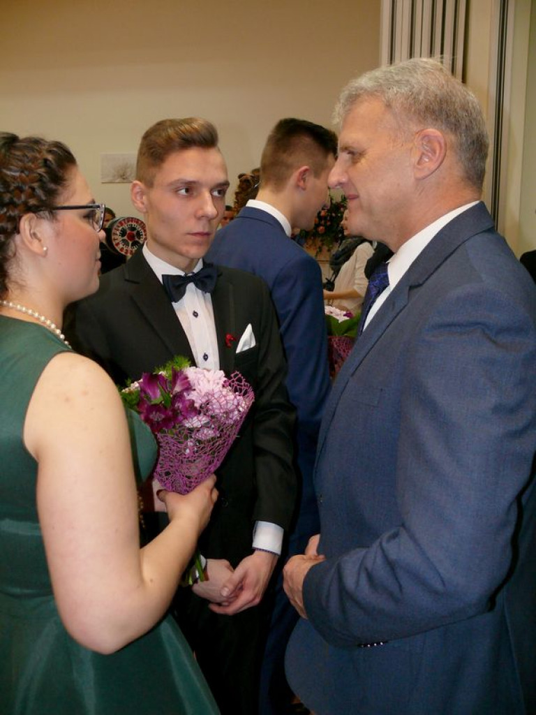 Studniówka uczniów ze Zduńskiej Dąbrowy