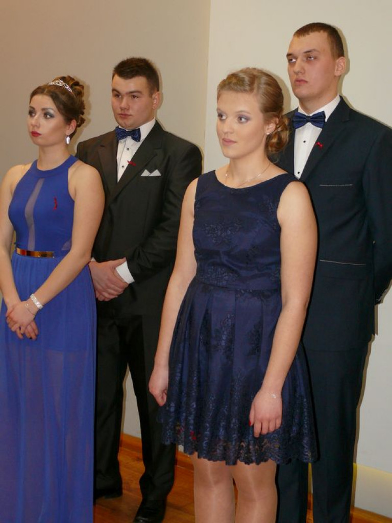 Studniówka uczniów ze Zduńskiej Dąbrowy