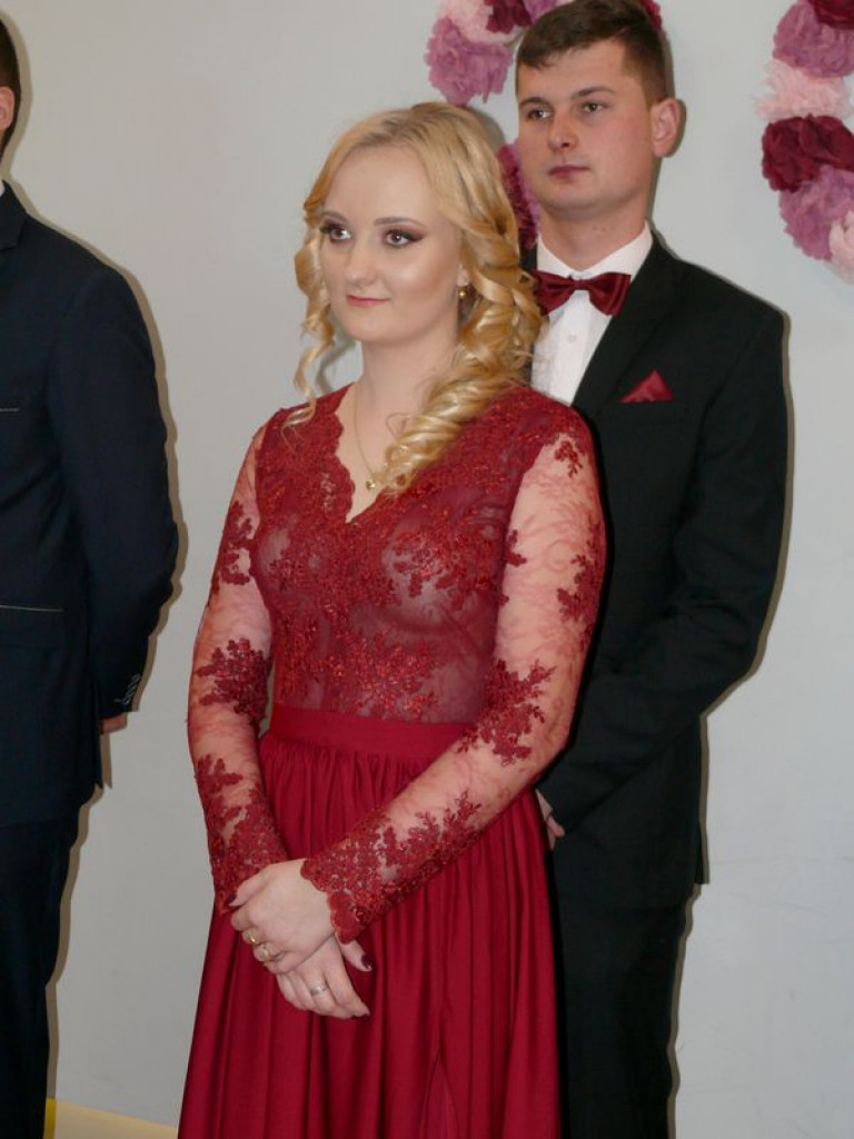 Studniówka uczniów ze Zduńskiej Dąbrowy