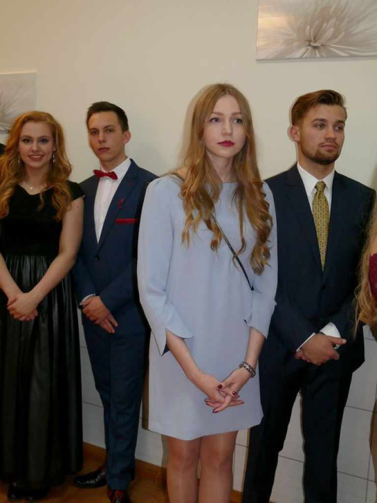 Studniówka uczniów ze Zduńskiej Dąbrowy