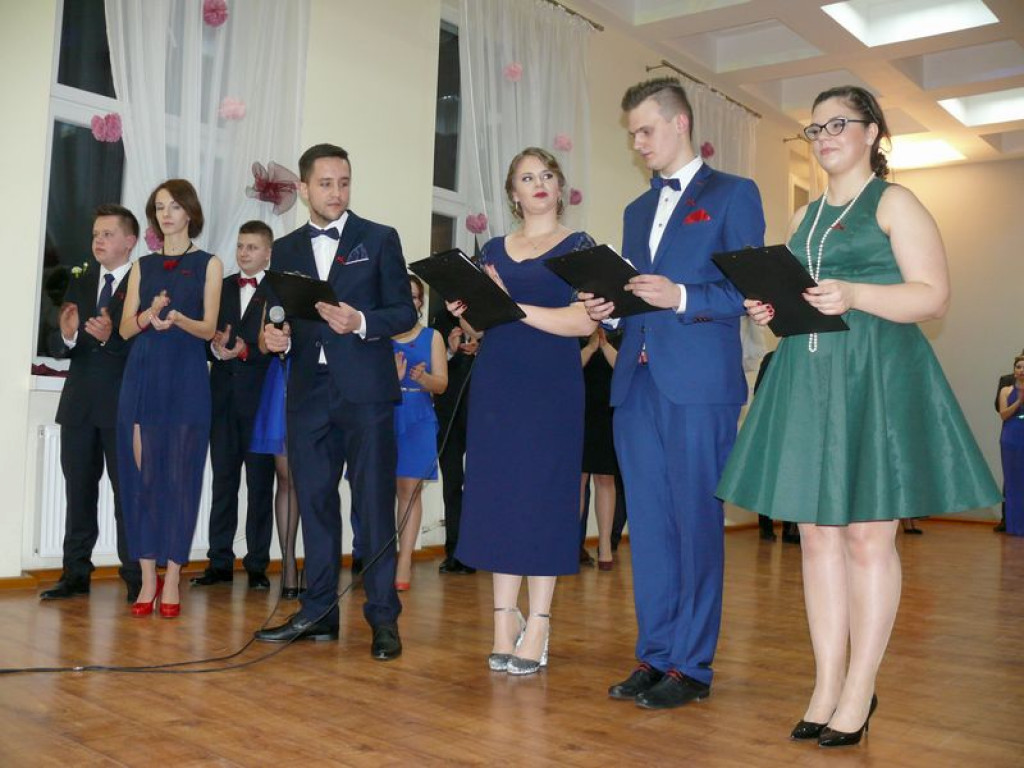 Studniówka uczniów ze Zduńskiej Dąbrowy