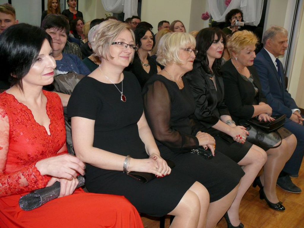 Studniówka uczniów ze Zduńskiej Dąbrowy