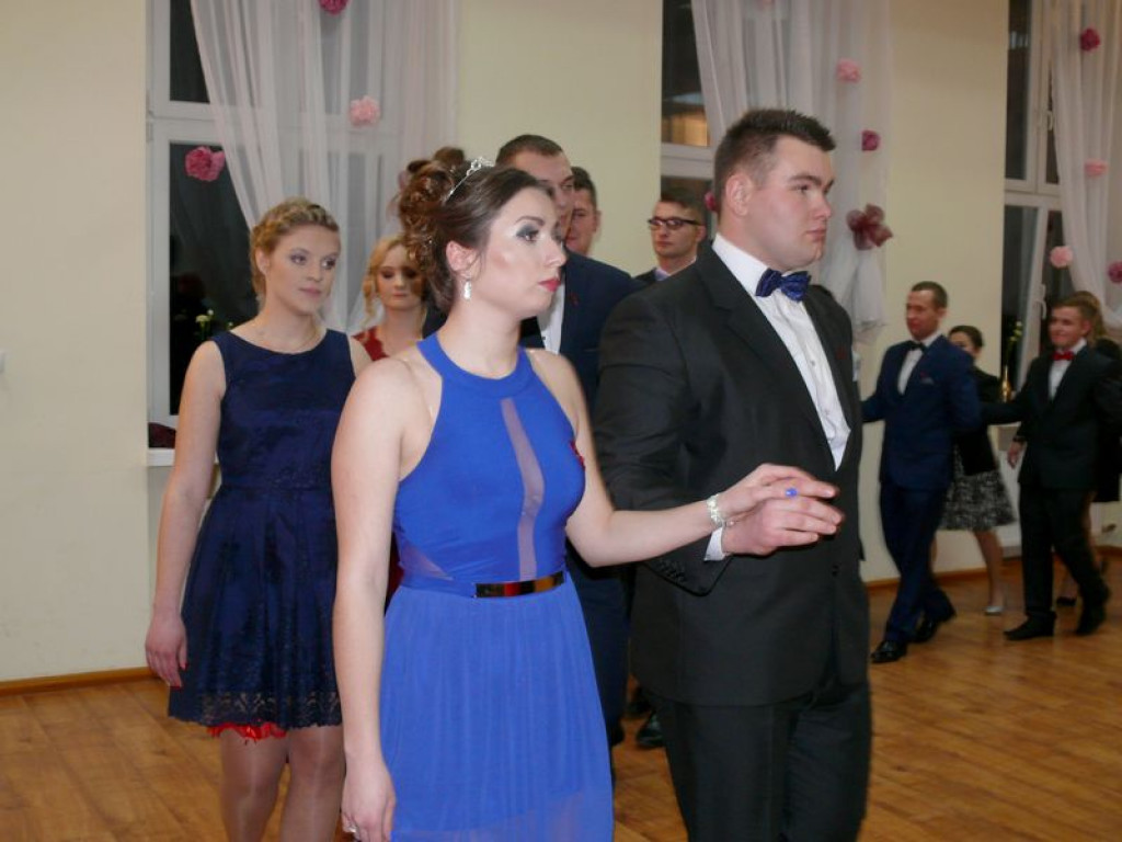 Studniówka uczniów ze Zduńskiej Dąbrowy