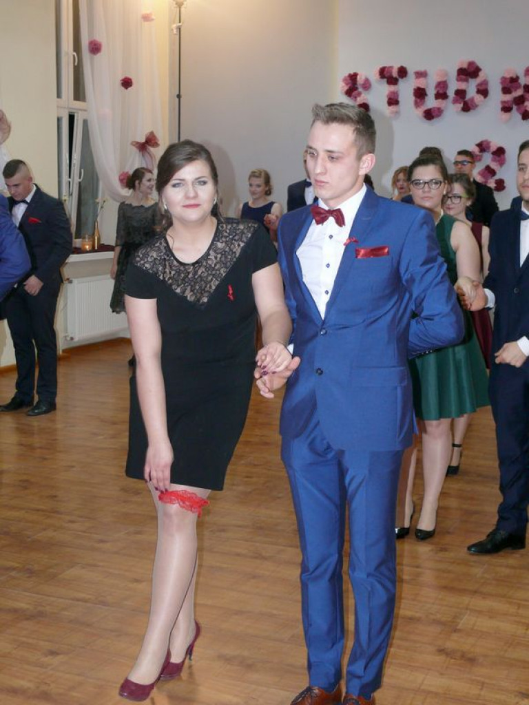 Studniówka uczniów ze Zduńskiej Dąbrowy