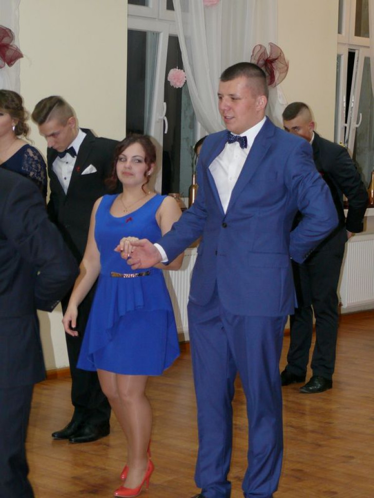 Studniówka uczniów ze Zduńskiej Dąbrowy