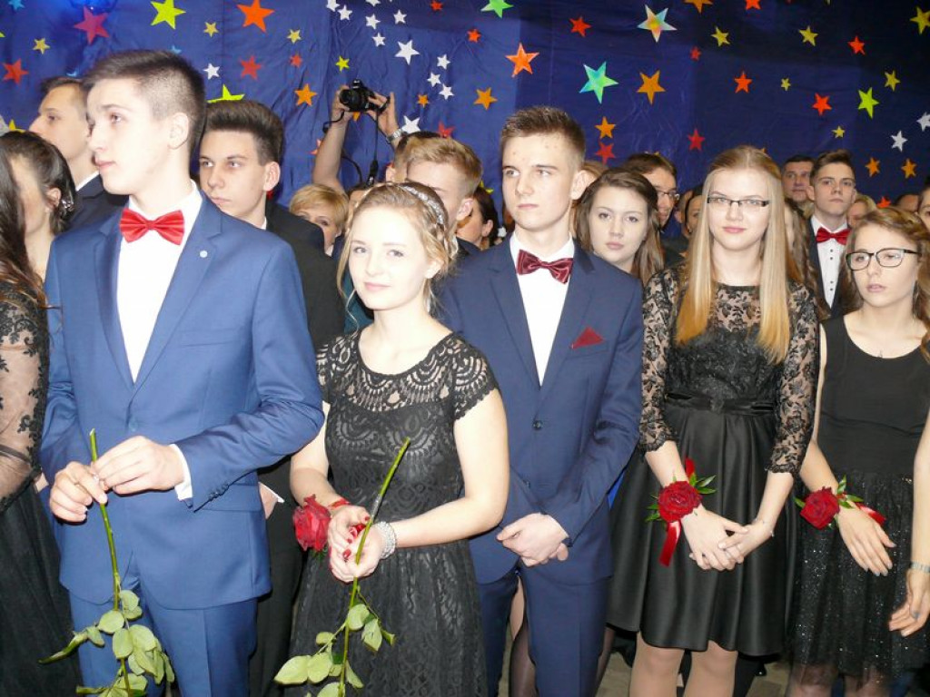 W Gimnazjum nr 2 odbył się bal klas trzecich