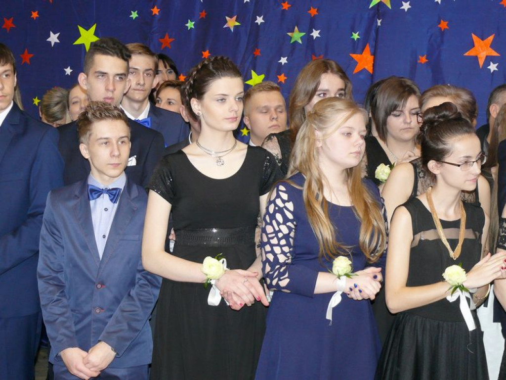 W Gimnazjum nr 2 odbył się bal klas trzecich