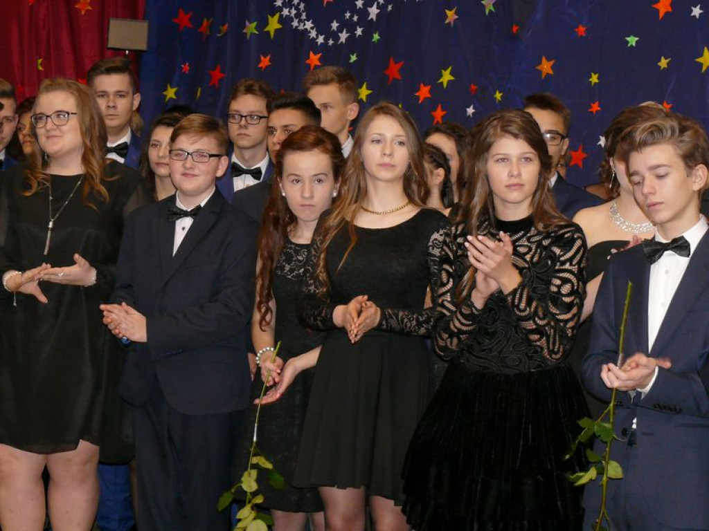 W Gimnazjum nr 2 odbył się bal klas trzecich