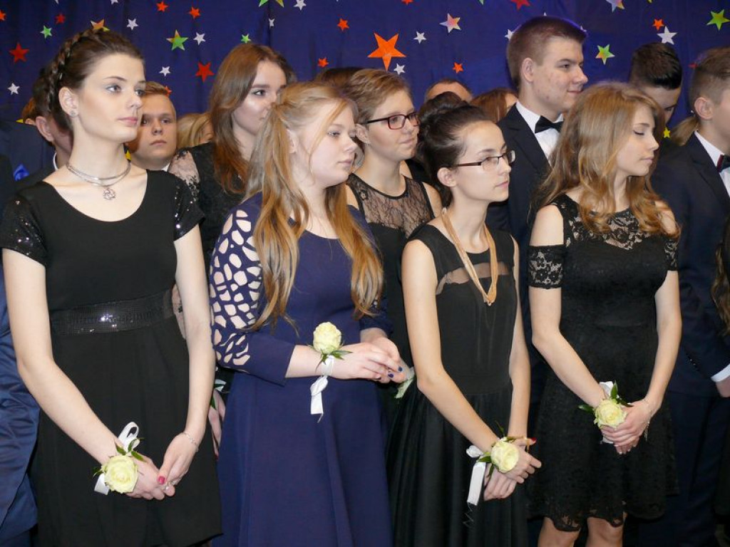 W Gimnazjum nr 2 odbył się bal klas trzecich