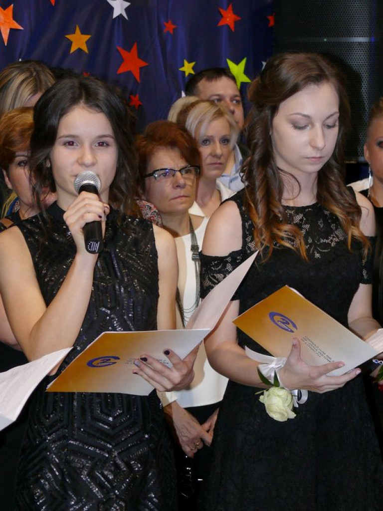 W Gimnazjum nr 2 odbył się bal klas trzecich