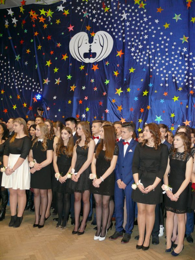 W Gimnazjum nr 2 odbył się bal klas trzecich