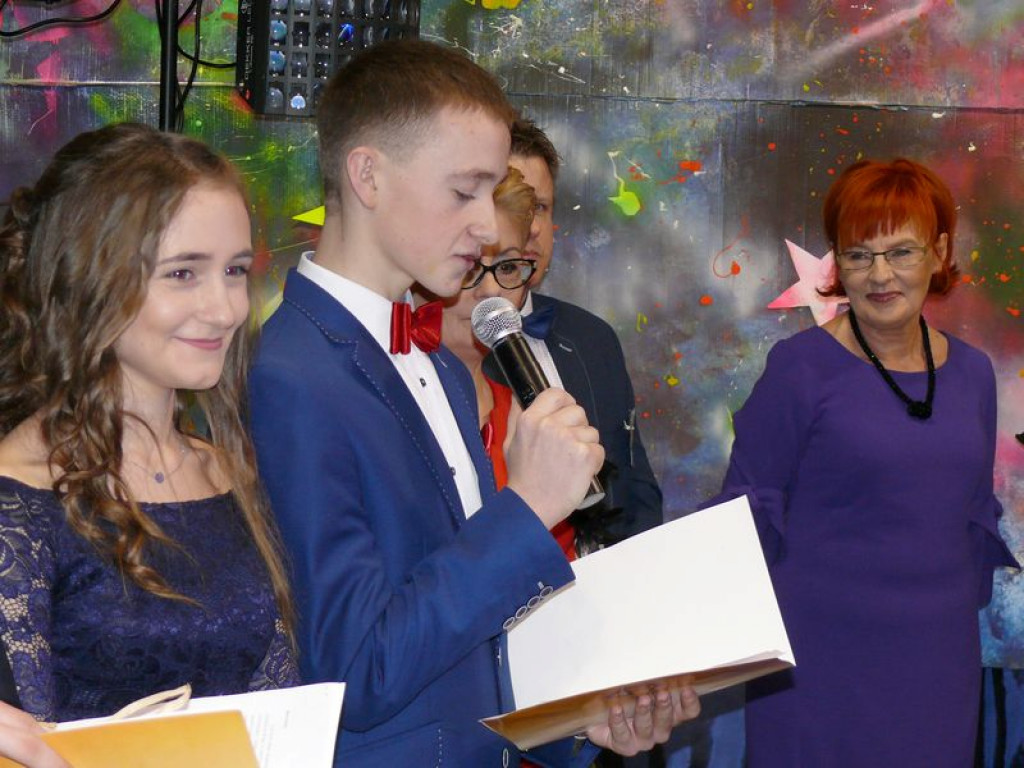 W Gimnazjum nr 2 odbył się bal klas trzecich