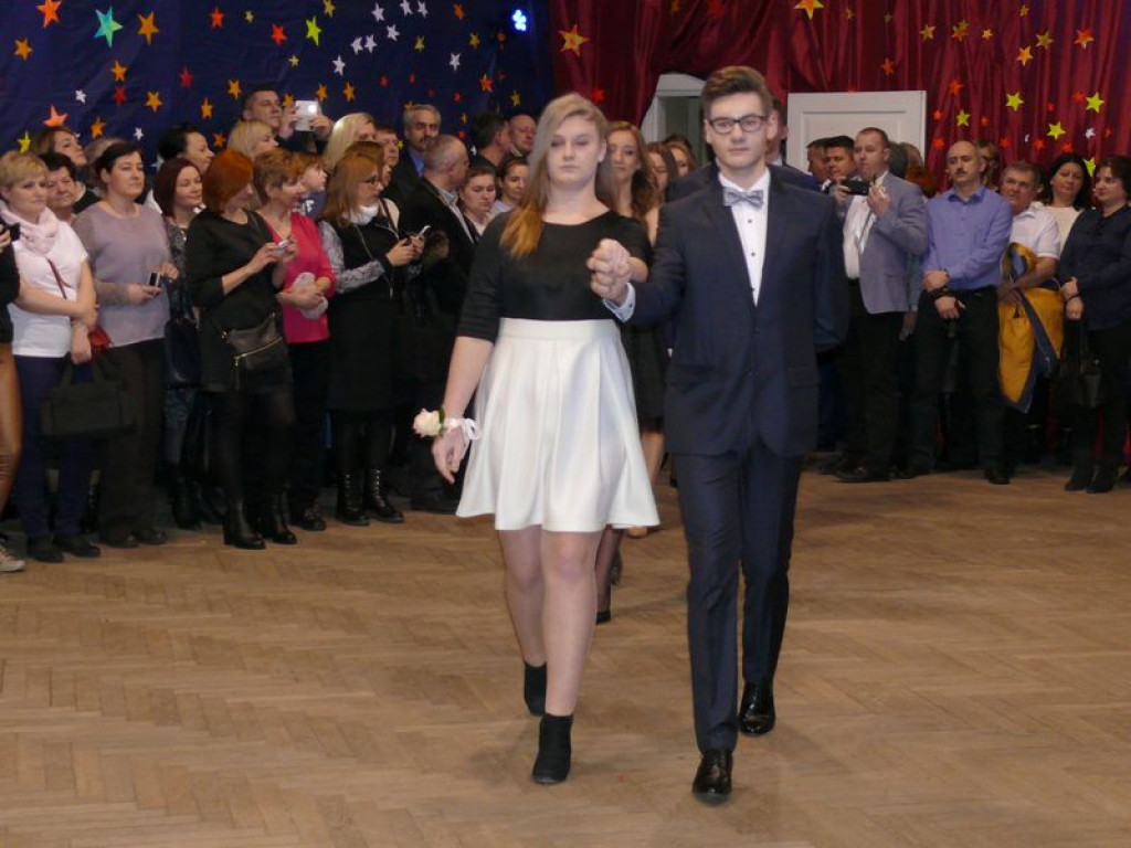 W Gimnazjum nr 2 odbył się bal klas trzecich