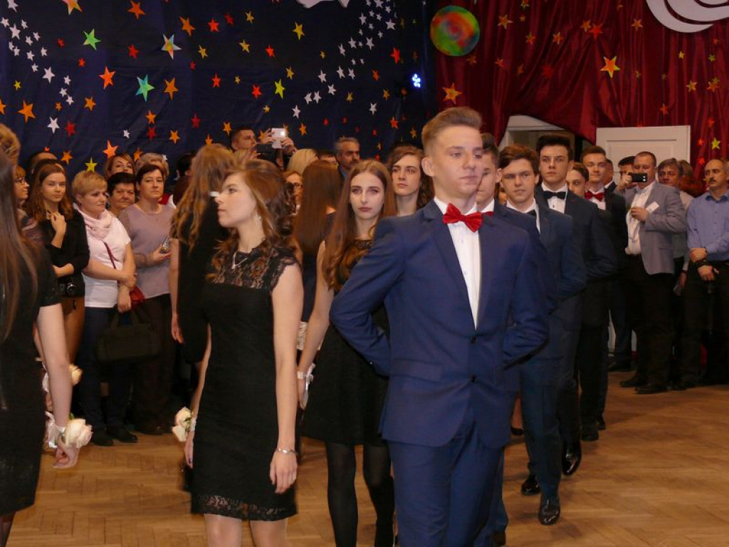 W Gimnazjum nr 2 odbył się bal klas trzecich
