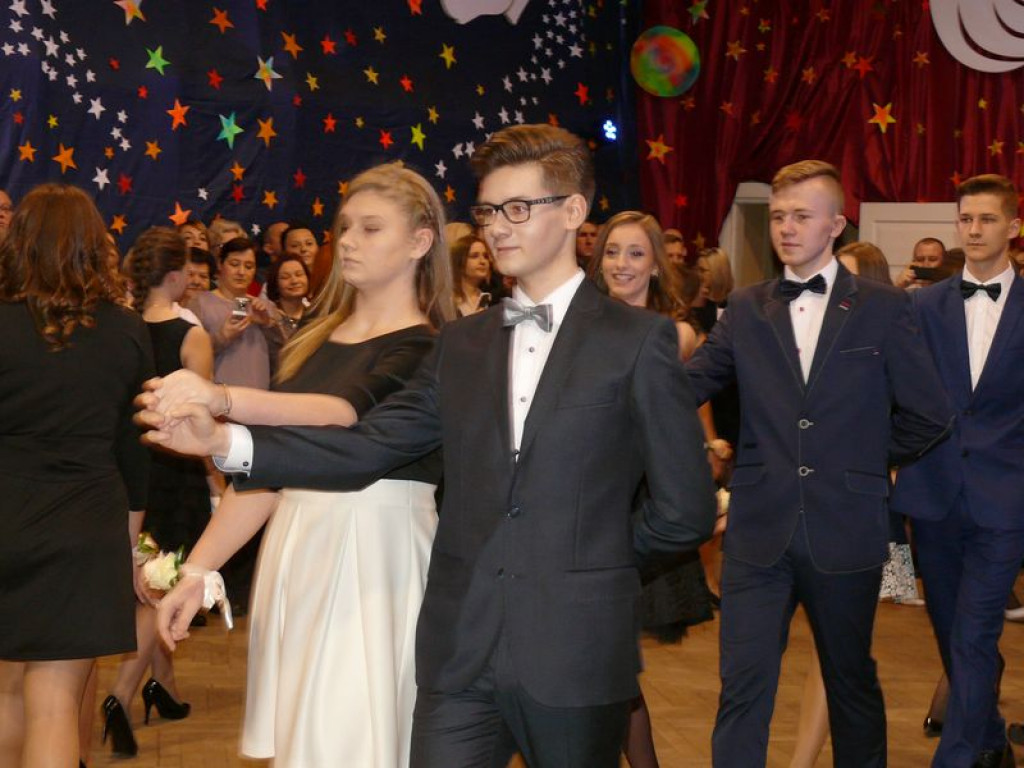 W Gimnazjum nr 2 odbył się bal klas trzecich