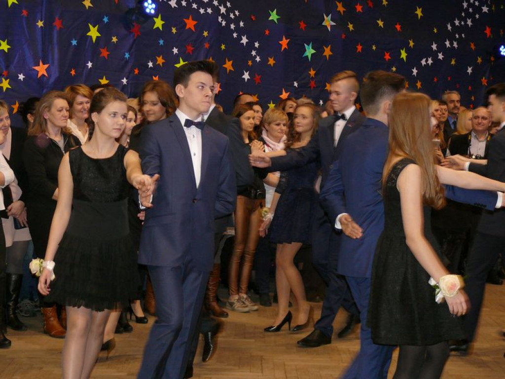 W Gimnazjum nr 2 odbył się bal klas trzecich