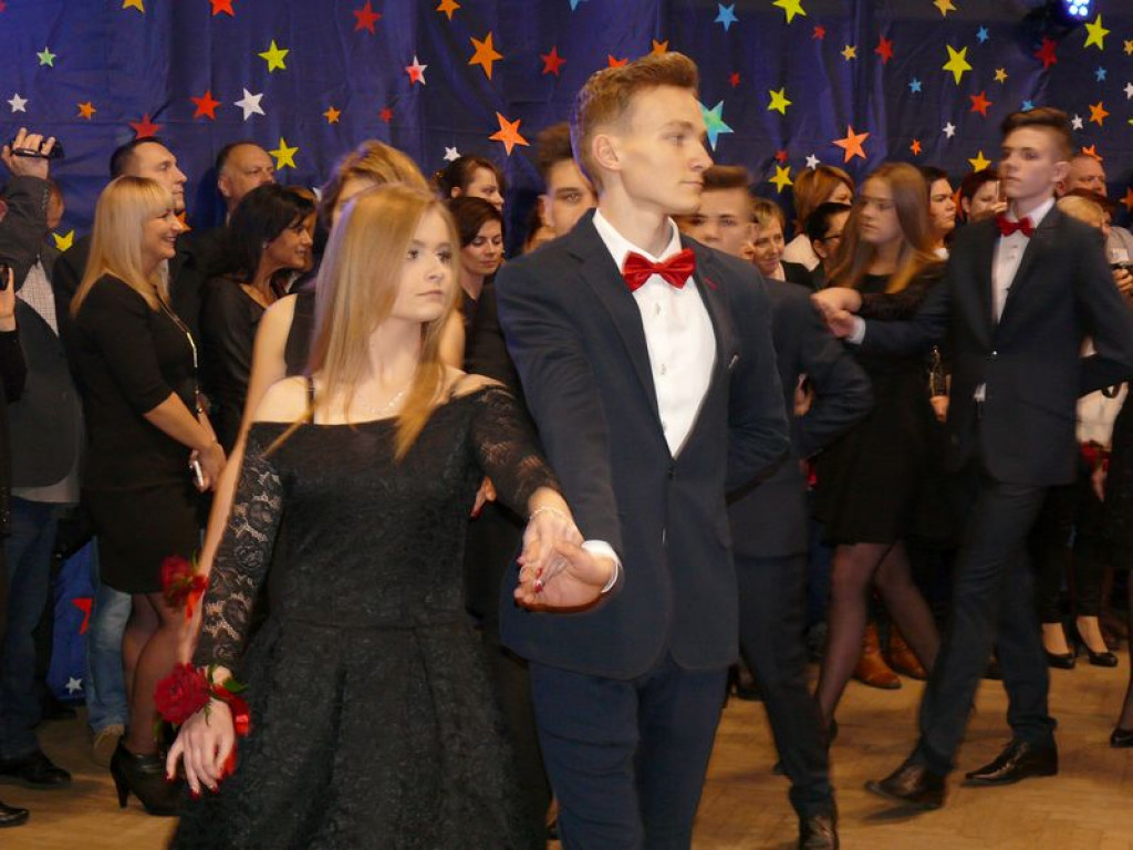 W Gimnazjum nr 2 odbył się bal klas trzecich