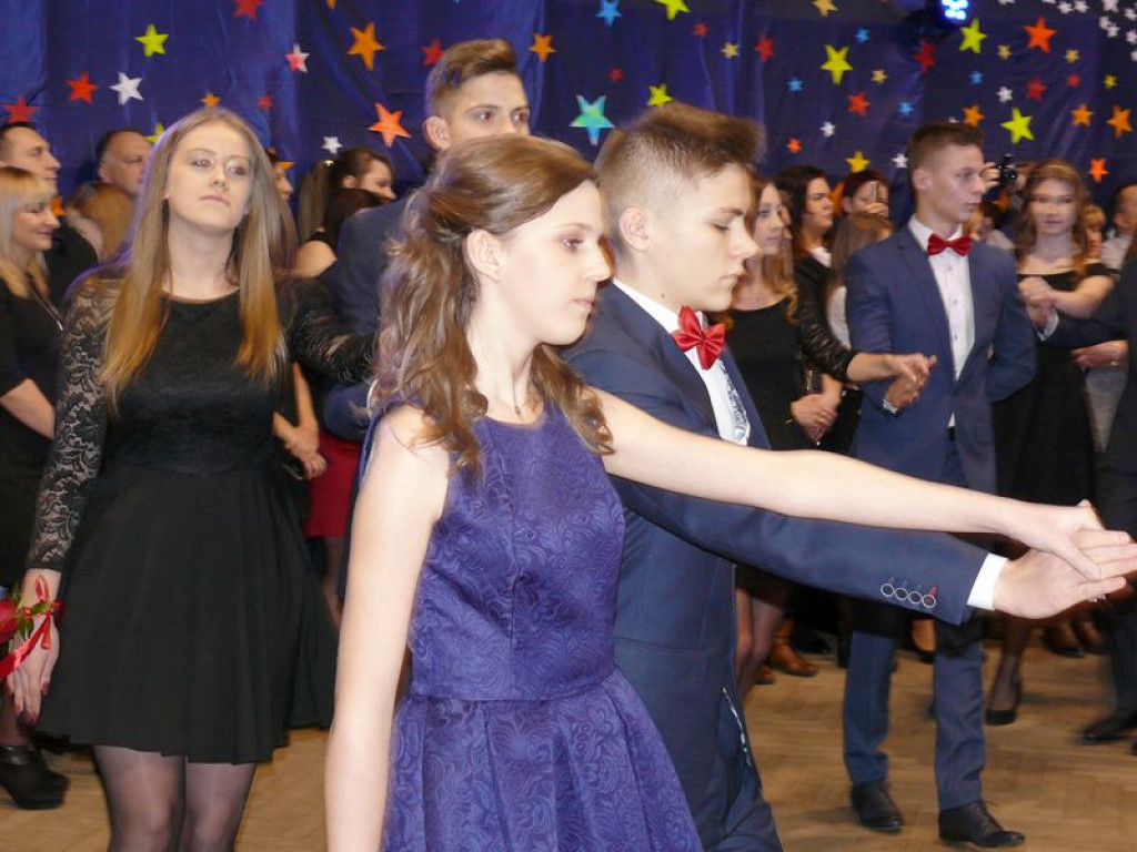 W Gimnazjum nr 2 odbył się bal klas trzecich