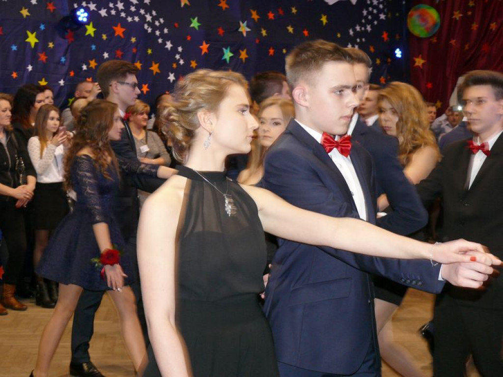 W Gimnazjum nr 2 odbył się bal klas trzecich