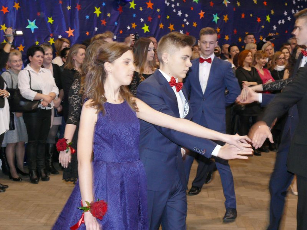 W Gimnazjum nr 2 odbył się bal klas trzecich