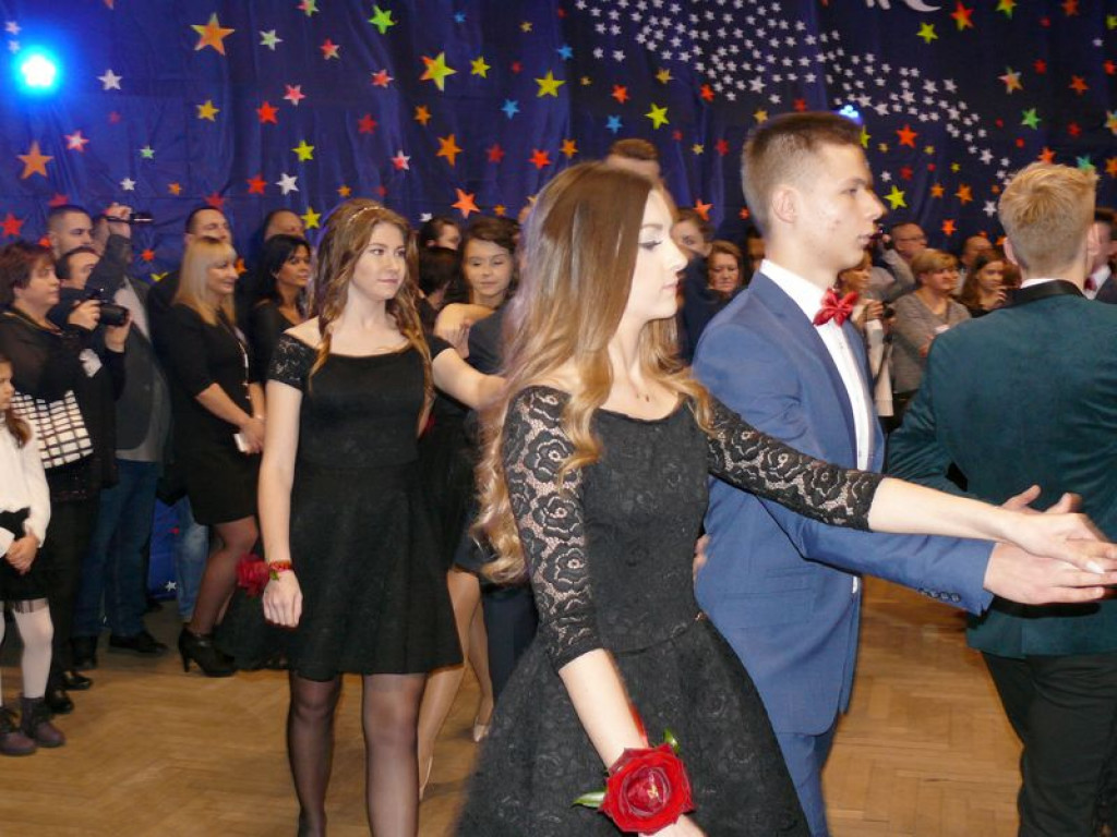 W Gimnazjum nr 2 odbył się bal klas trzecich